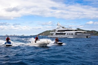Yacht BLIND DATE 161 -  On Charter with Tender and Toys